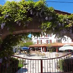 Eskualduna Chez Katina