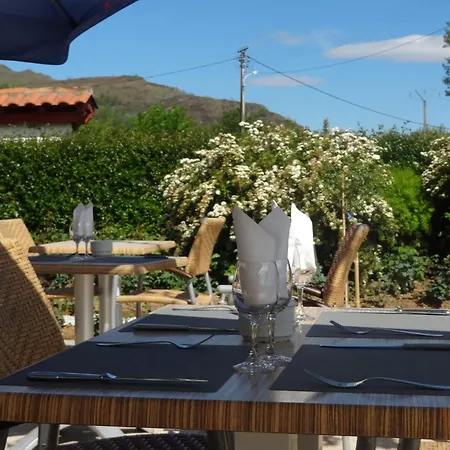 Hotels Logis Eskualduna Chez Katina فندق