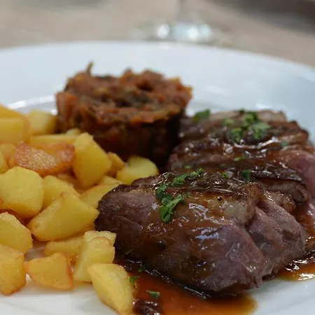 Отель Eskualduna Chez Katina 2*